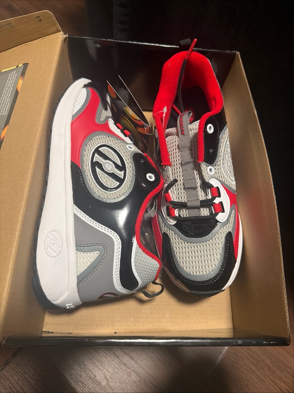 Heelys Flow Runner Youth Sz 7 Skate Shoes Black/red Sneakers NEW